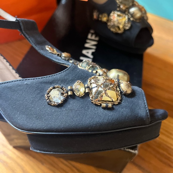 Oscar de la Renta Black Embellished Heels - Picture 12 of 15